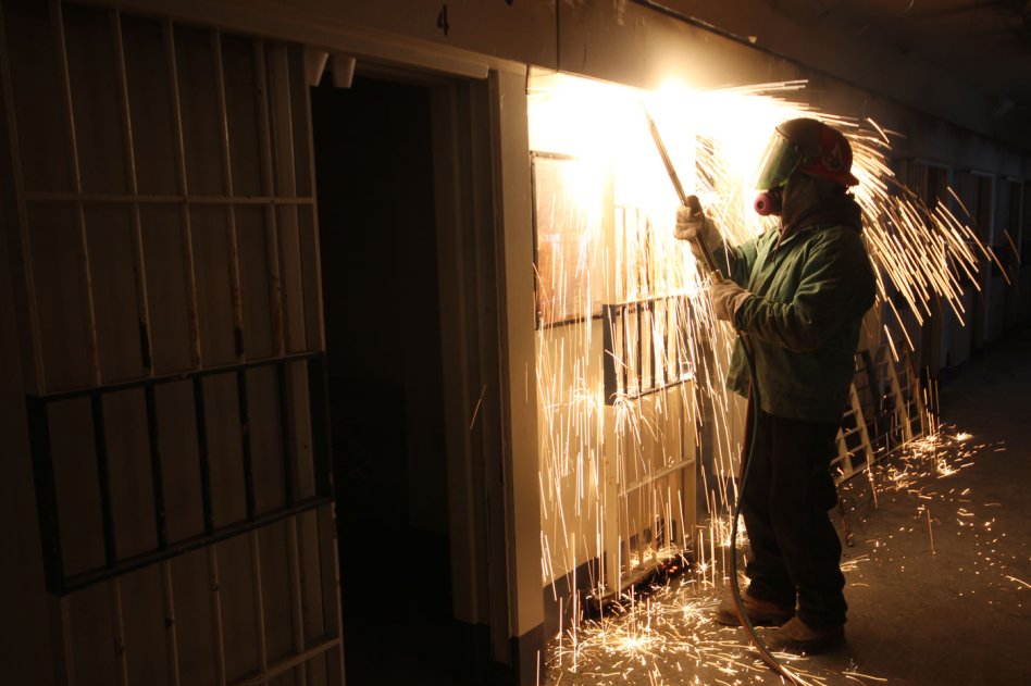 don-jail-lightbox-2-2x