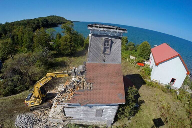 Hope Island Lighthouse demolition on Georgian Bay